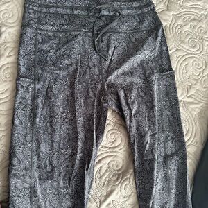 Zyia paisley Patterned Leggings